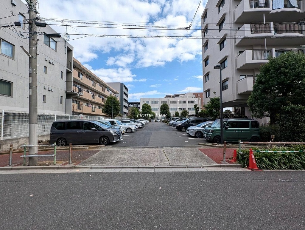 モアクレスト西台　北側 駐車場出入口